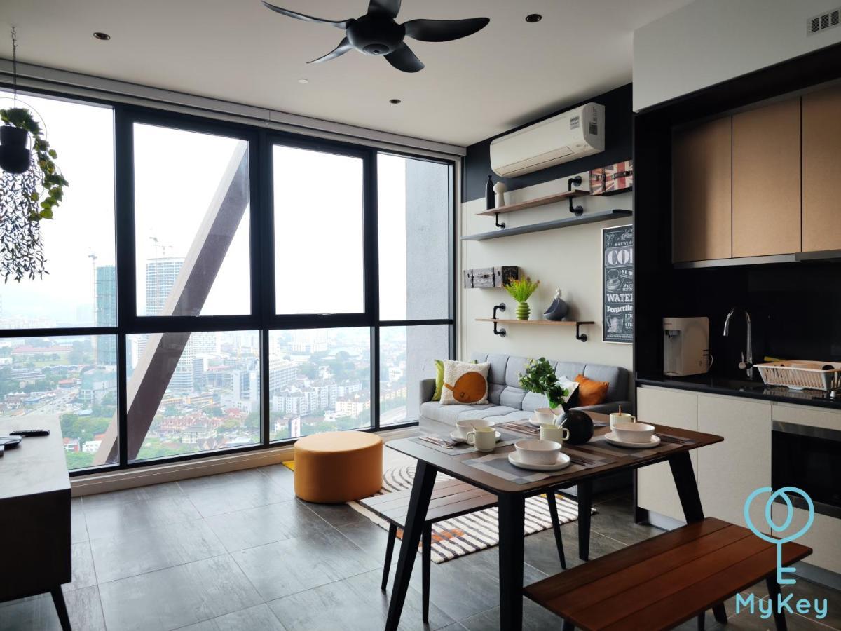 Scarletz Suites By Mykey Kuala Lumpur Exterior photo A fully furnished condominium unit in Malaysia