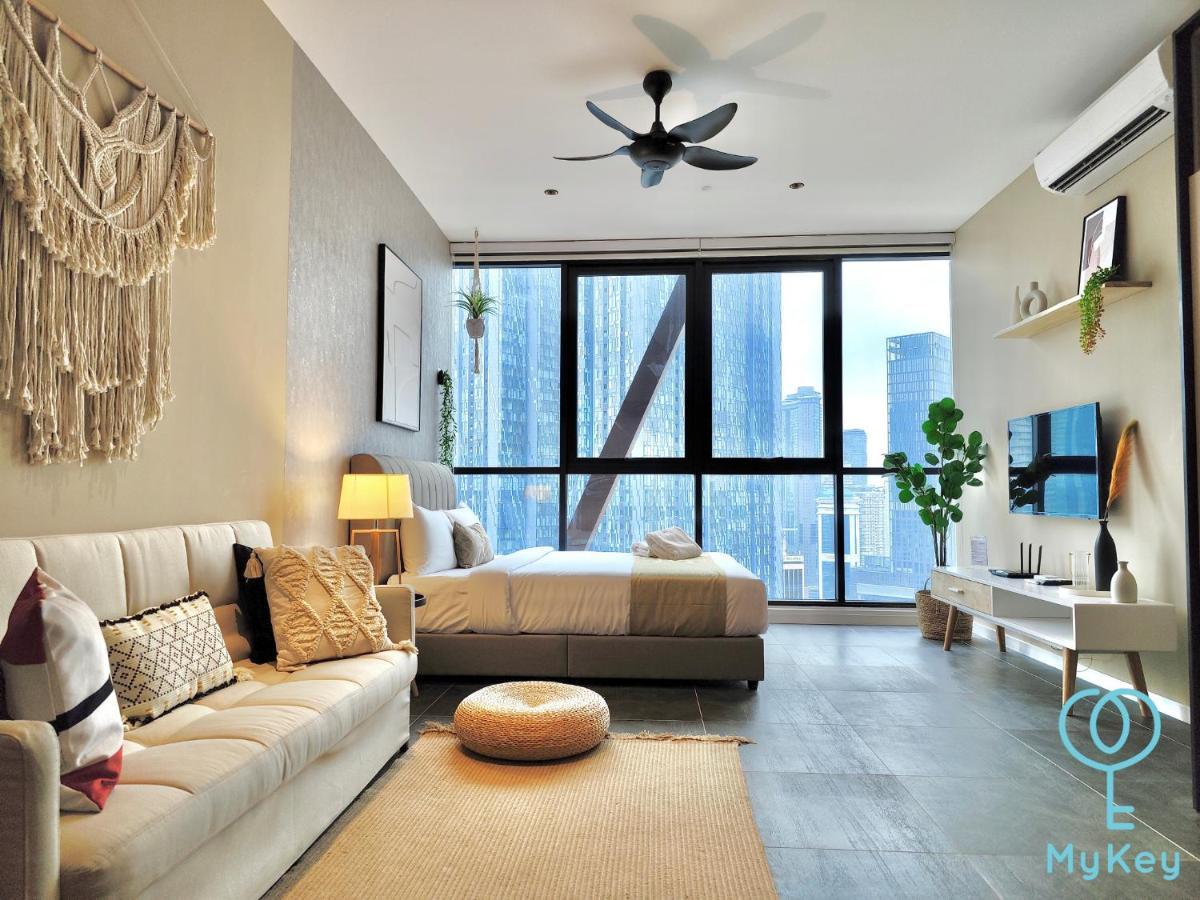 Scarletz Suites By Mykey Kuala Lumpur Exterior photo A studio apartment in Kuala Lumpur, Malaysia