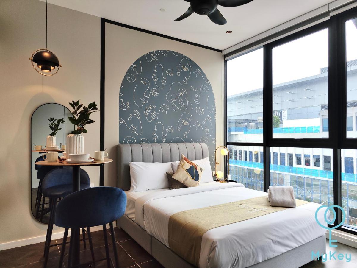 Scarletz Suites By Mykey Kuala Lumpur Exterior photo
