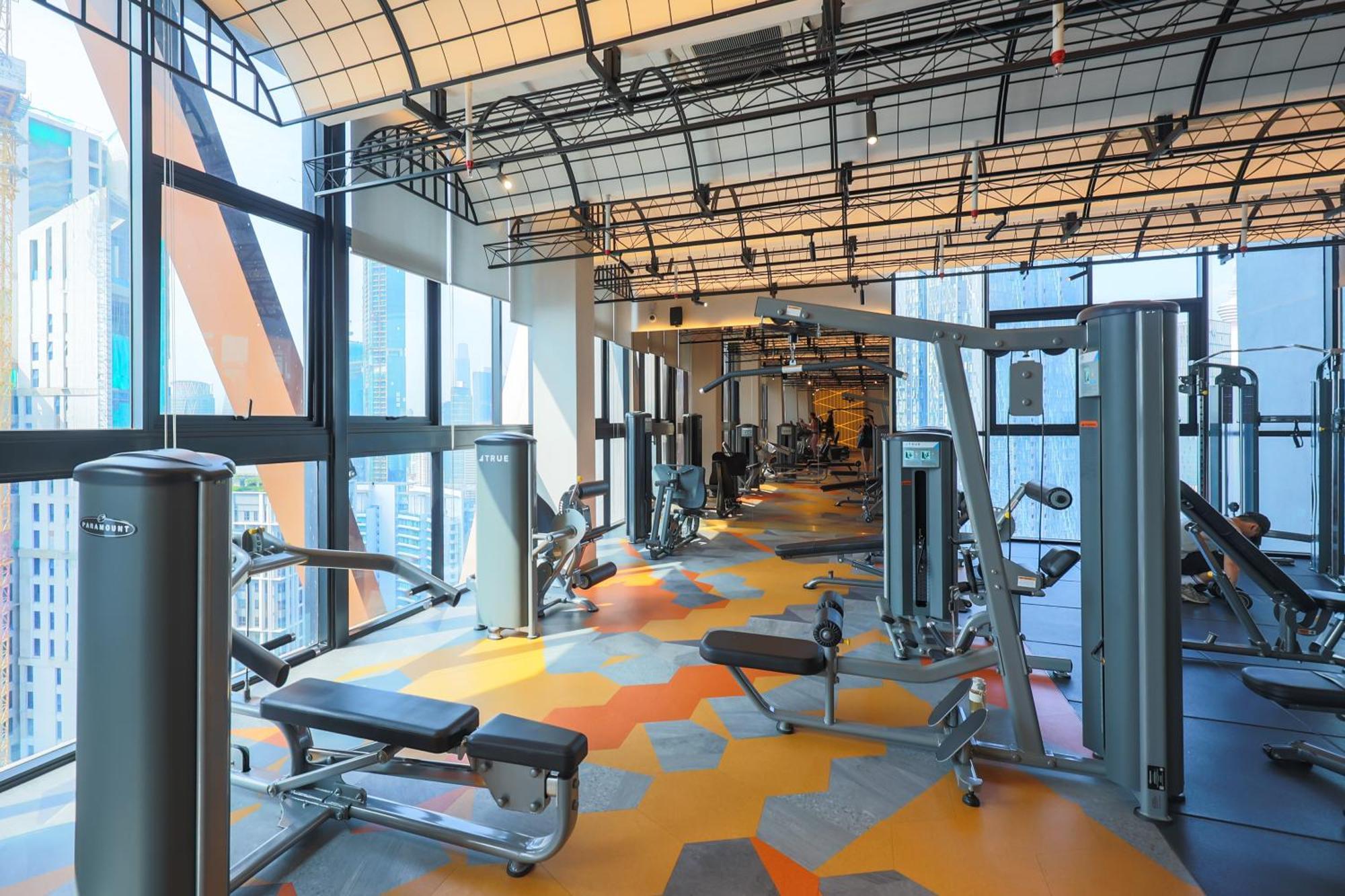 Scarletz Suites By Mykey Kuala Lumpur Exterior photo The gym at the 101 Tower