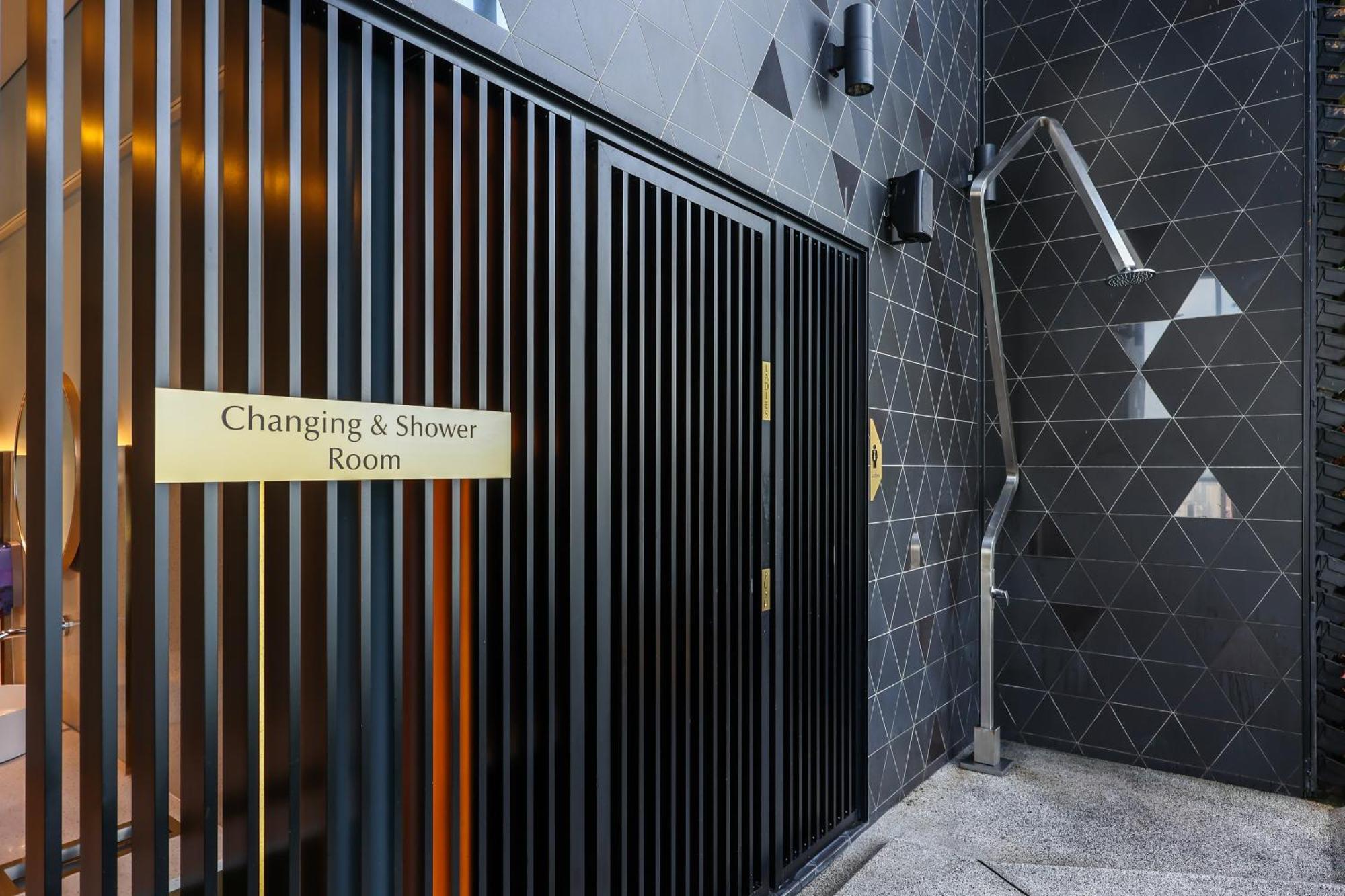 Scarletz Suites By Mykey Kuala Lumpur Exterior photo Changing and shower room